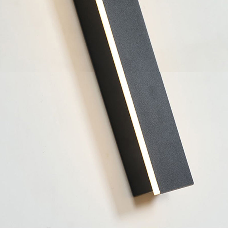 Edge Minimalist IP65 Linear LED Wall Light – Black Metal & Acrylic