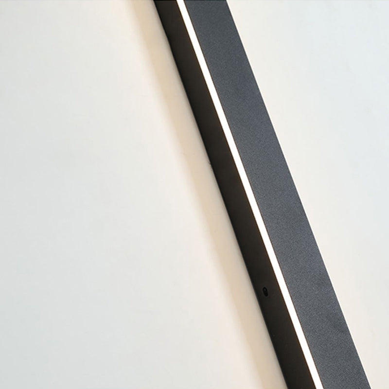Edge Minimalist IP65 Linear LED Wall Light – Black Metal & Acrylic