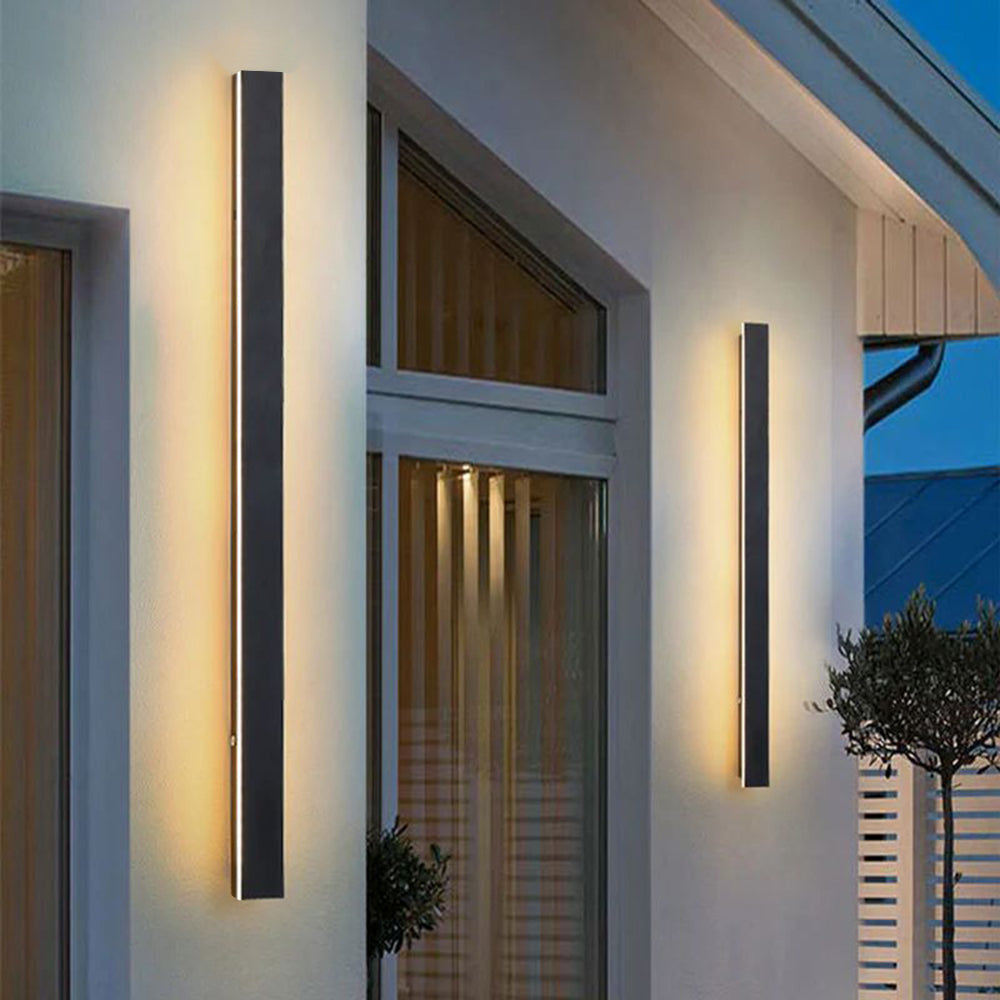 Edge Minimalist IP65 Linear LED Wall Light – Black Metal & Acrylic