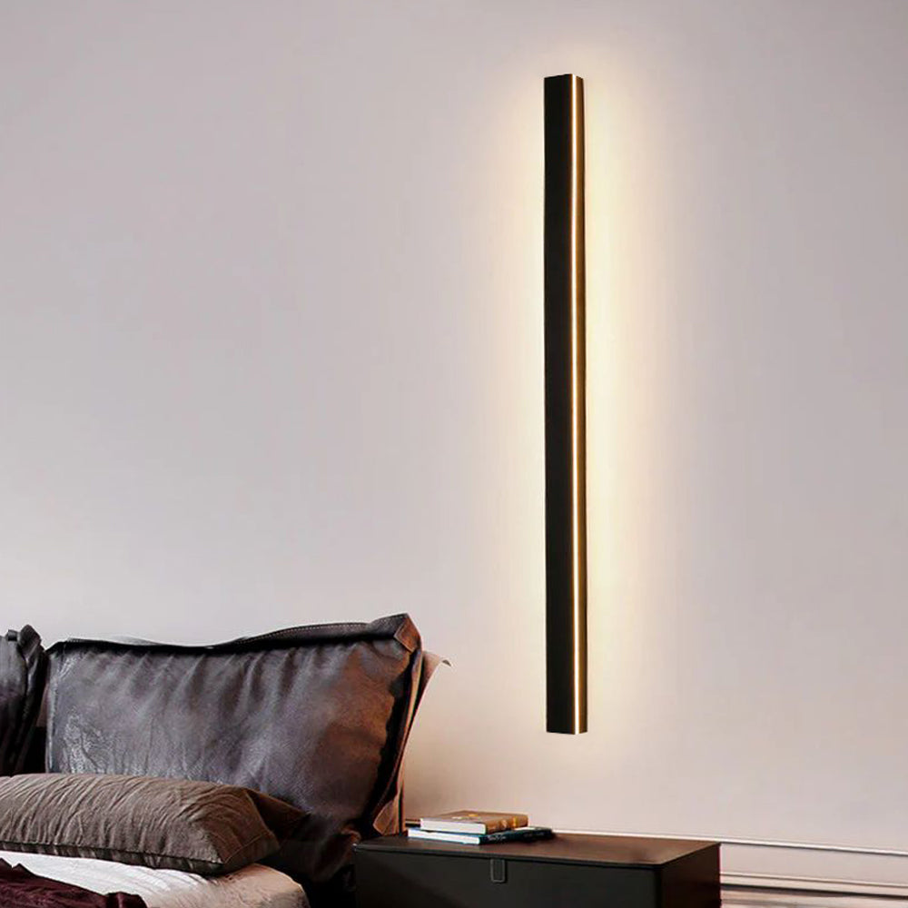 Edge Minimalist IP65 Linear LED Wall Light – Black Metal & Acrylic