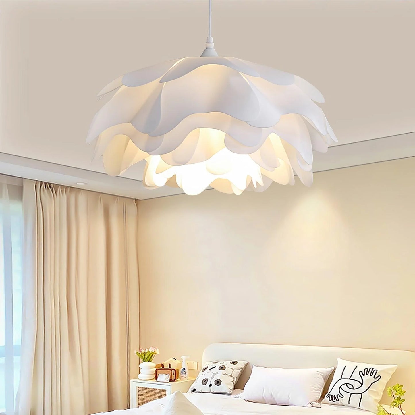 Renée Flower-Shaped Acrylic Pendant Light – Metal Frame, E27 Socket