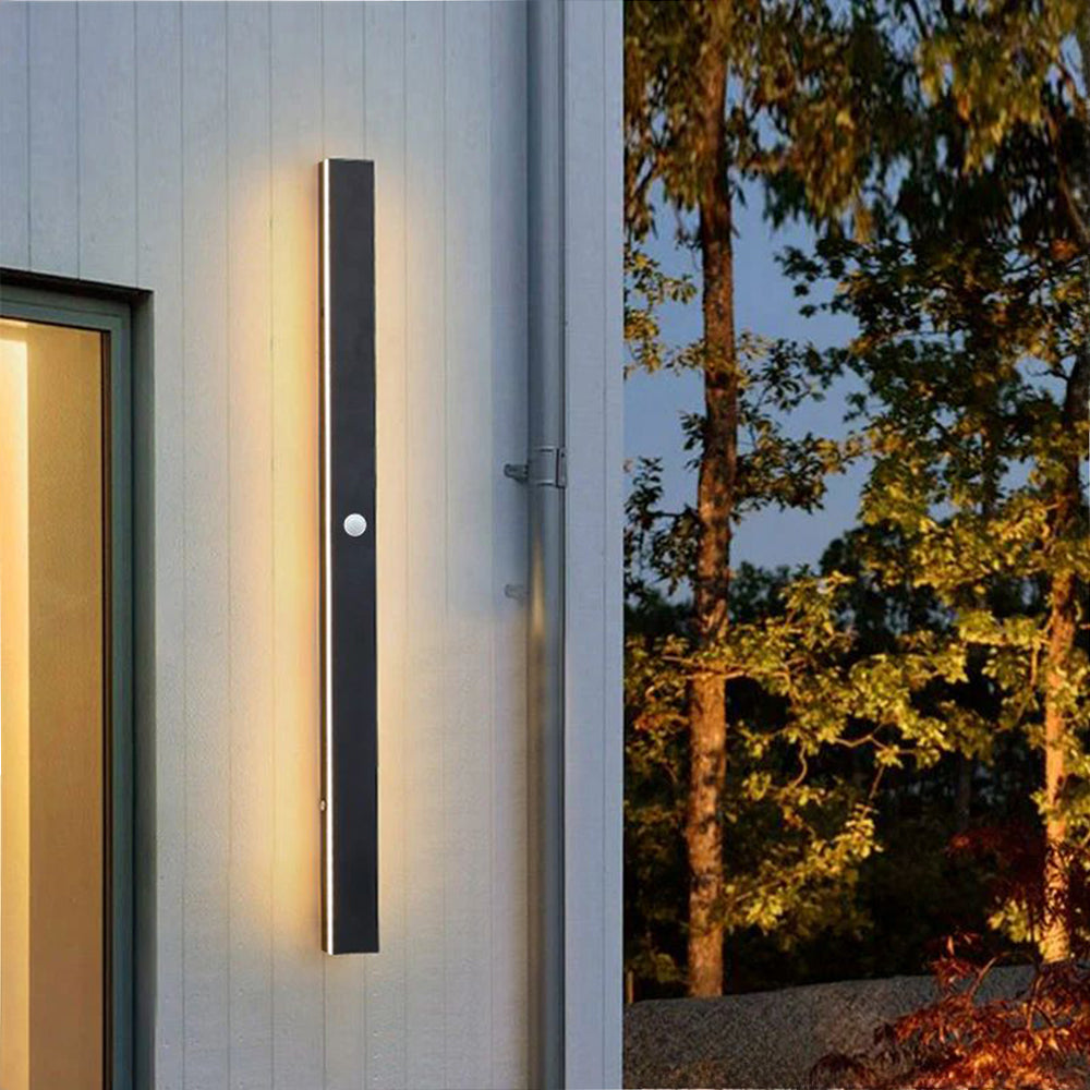Edge Minimalist IP65 Linear LED Wall Light – Black Metal & Acrylic