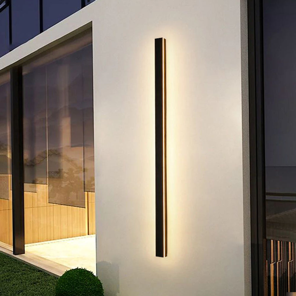 Edge Minimalist IP65 Linear LED Wall Light – Black Metal & Acrylic