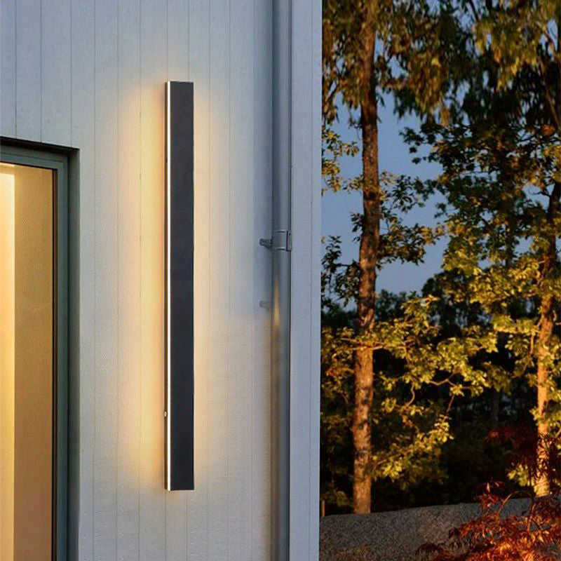 Edge Minimalist IP65 Linear LED Wall Light – Black Metal & Acrylic