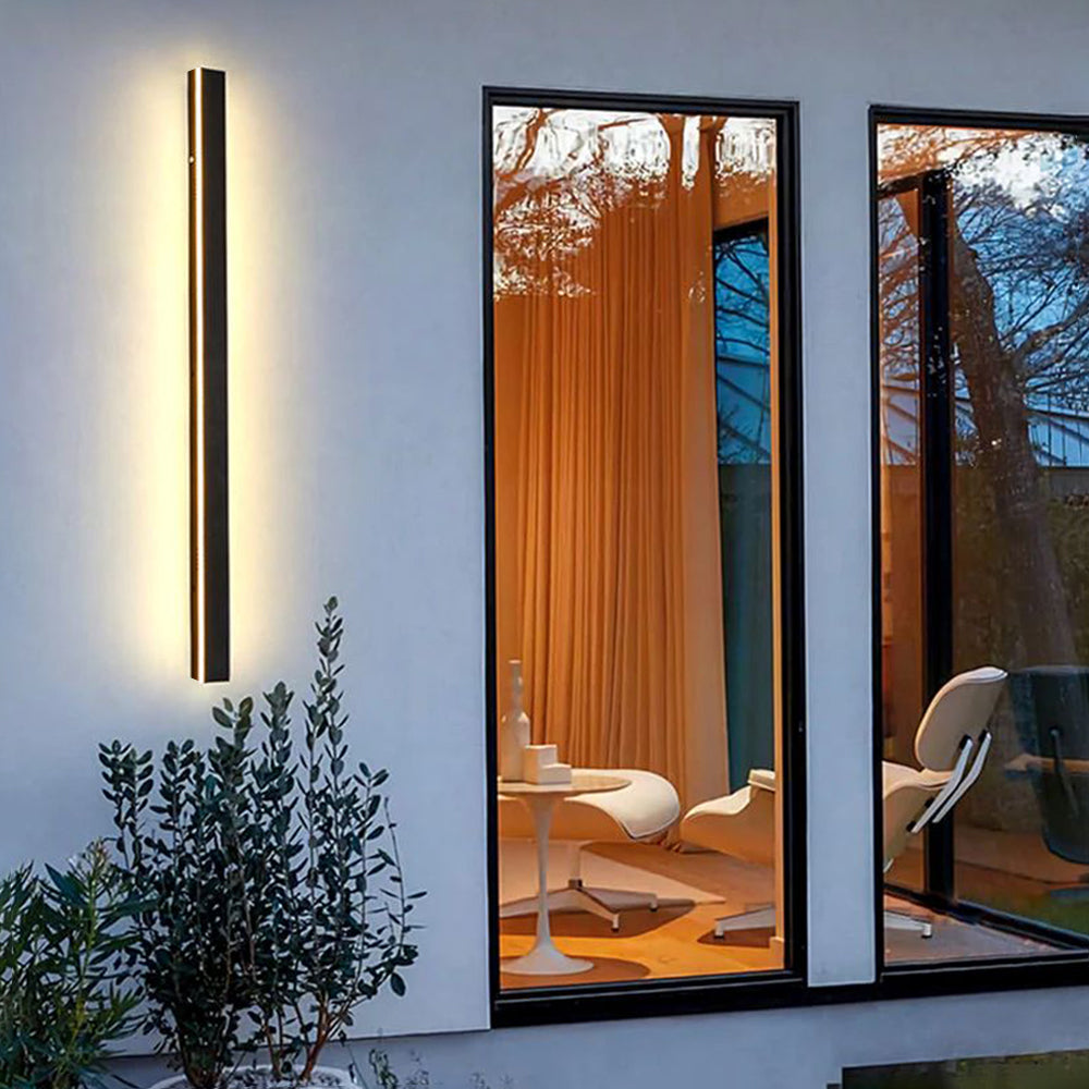 Edge Minimalist IP65 Linear LED Wall Light – Black Metal & Acrylic