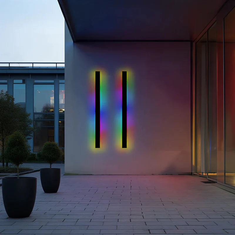 Edge Minimalist IP65 Linear LED Wall Light – Black Metal & Acrylic