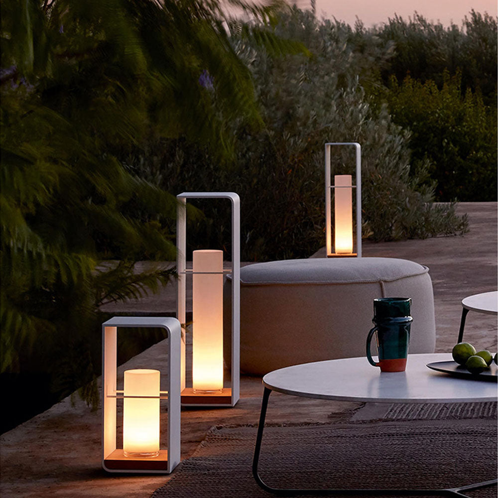 Orr Solar-Powered Outdoor Floor Lamp – Minimalist Cuboid Design