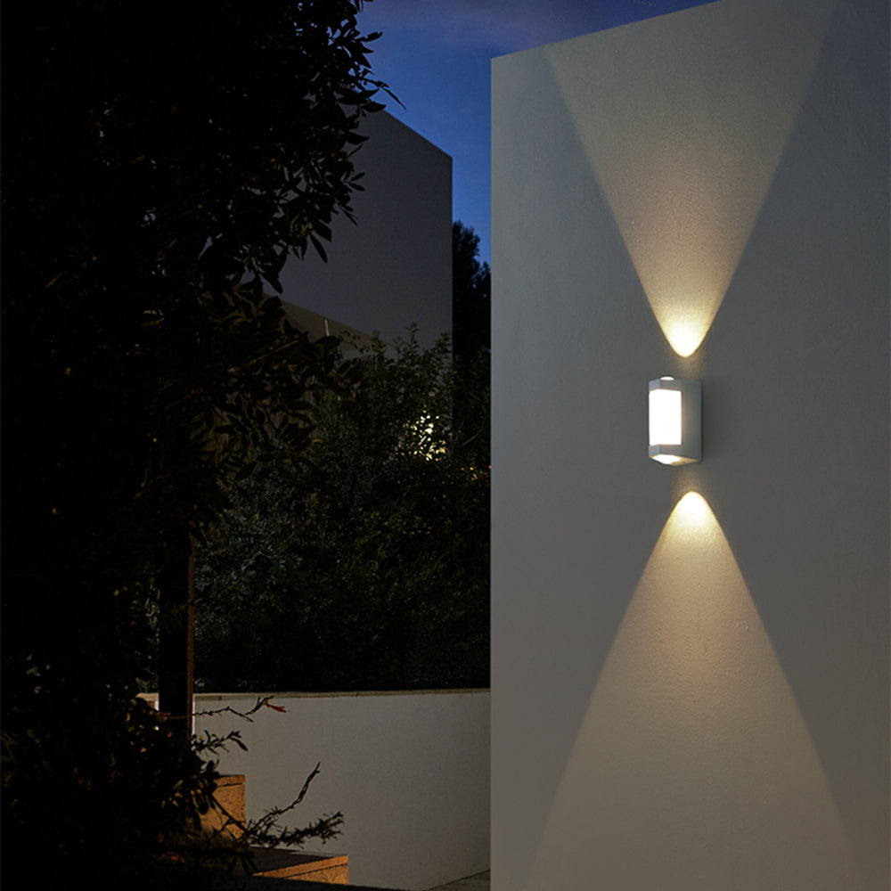 Orr Nordic Up-Down Outdoor Wall Lamp – Black or White, IP65, LED