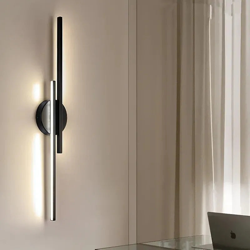 Alana Nordic Linear LED Wall Lamp – Black/White, Metal Frame