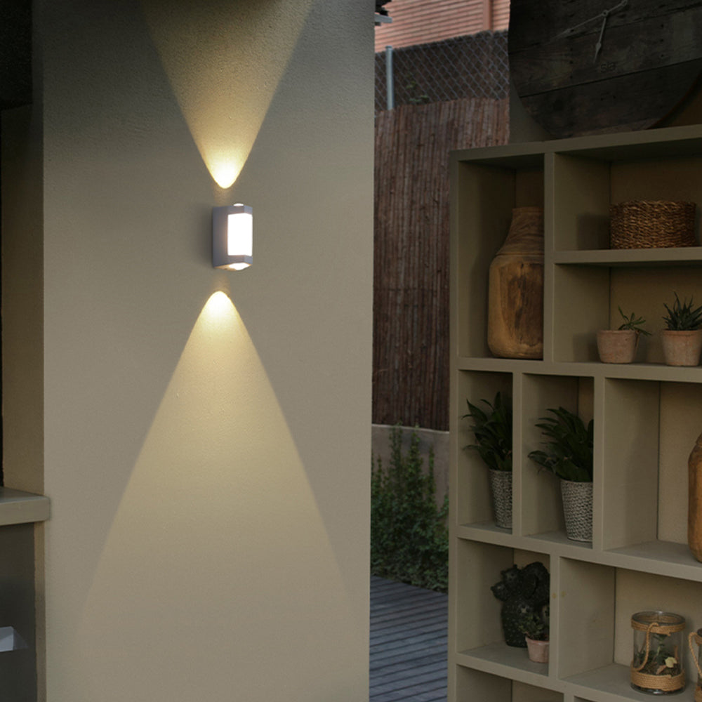 Orr Nordic Up-Down Outdoor Wall Lamp – Black or White, IP65, LED