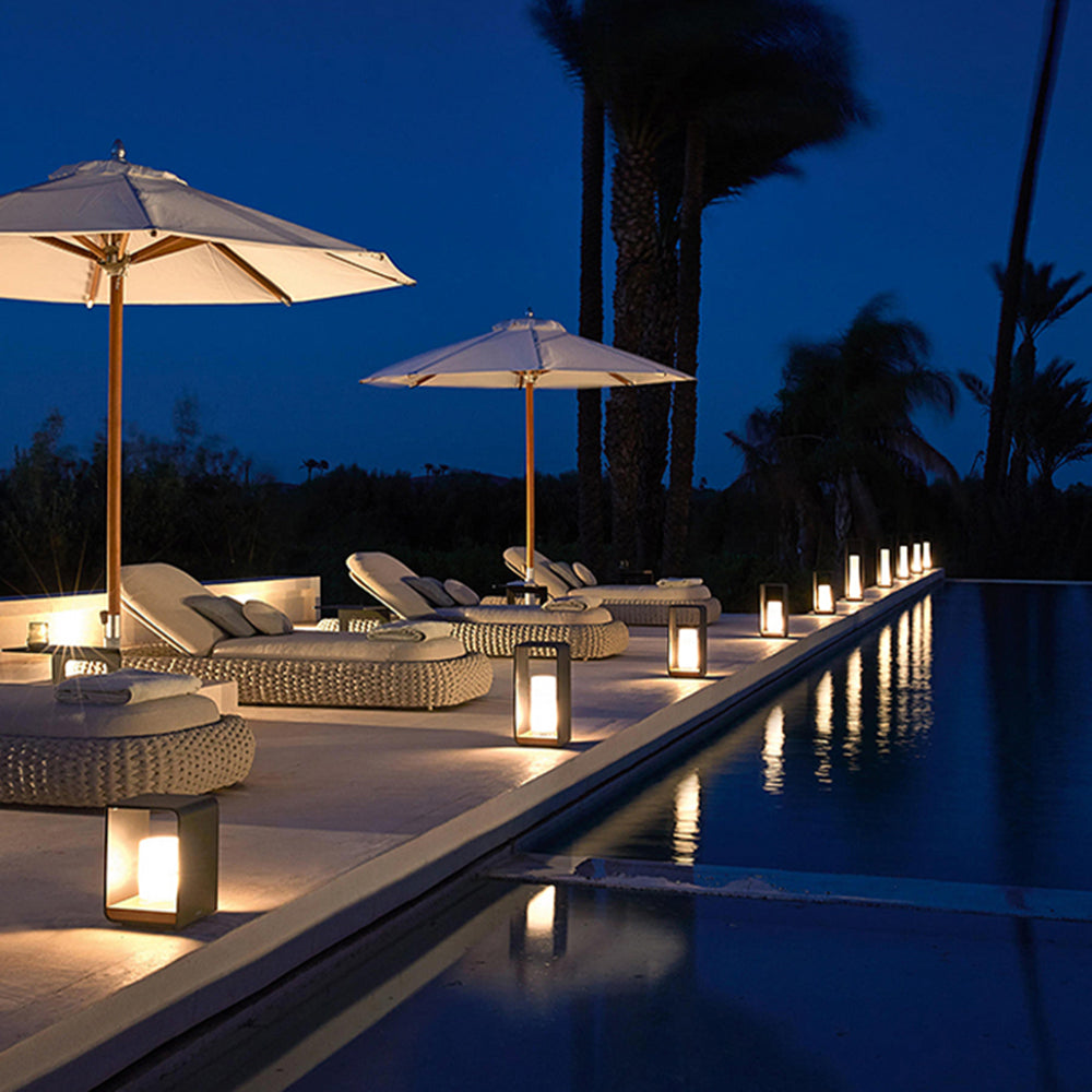 Orr Solar-Powered Outdoor Floor Lamp – Minimalist Cuboid Design