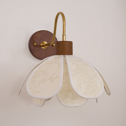 Vintage Floral Wall Light – Wooden & Brass Decorative Wall Lamp