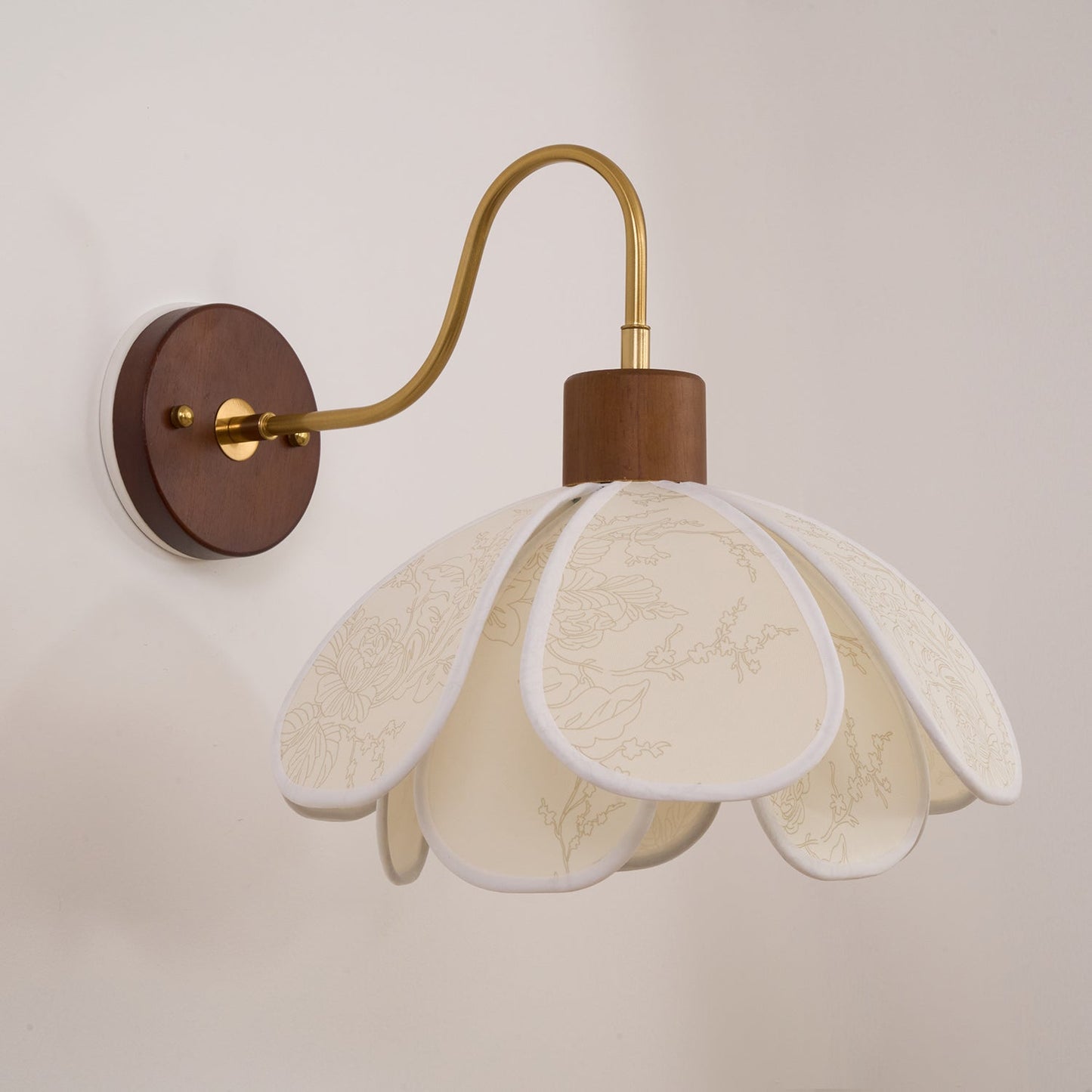 Vintage Floral Wall Light – Wooden & Brass Decorative Wall Lamp