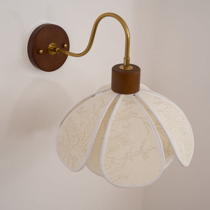 Vintage Floral Wall Light – Wooden & Brass Decorative Wall Lamp