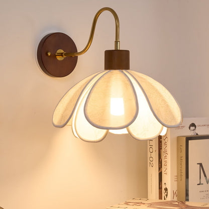 Vintage Floral Wall Light – Wooden & Brass Decorative Wall Lamp