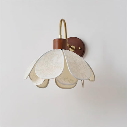 Vintage Floral Wall Light – Wooden & Brass Decorative Wall Lamp