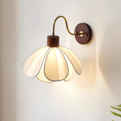 Vintage Floral Wall Light – Wooden & Brass Decorative Wall Lamp
