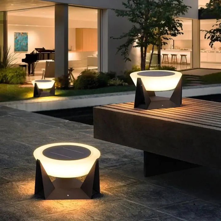 Solar Outdoor Lamp – Modern Standalone Lighting