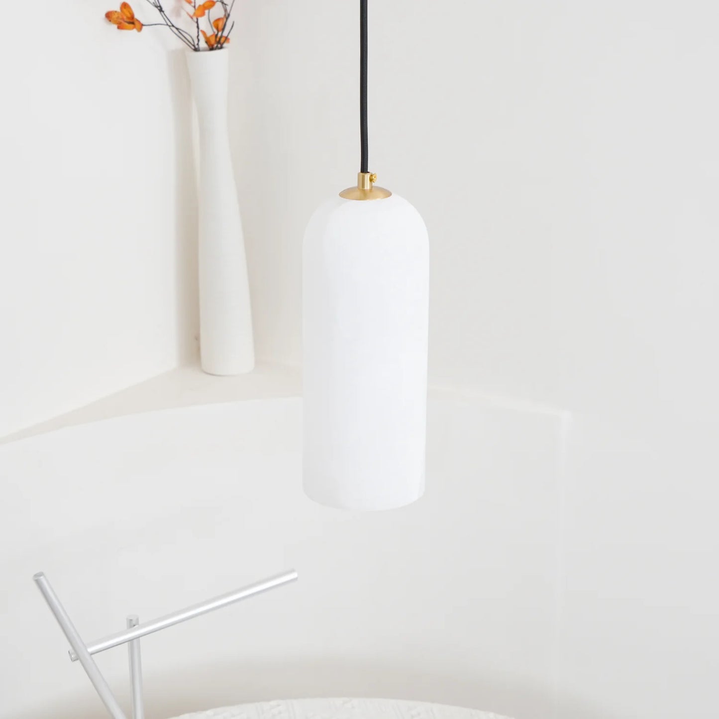 Jade Minimalist Metal & Alabaster Pendant Light – Brass Finish