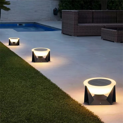 Solar Outdoor Lamp – Modern Standalone Lighting