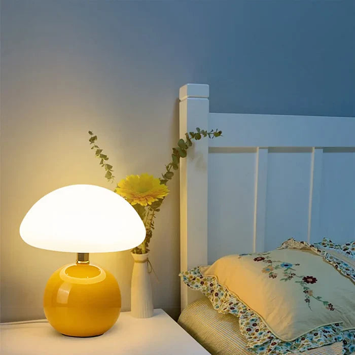 Elegant Cream Ceramic Mushroom-Style Table Lamp
