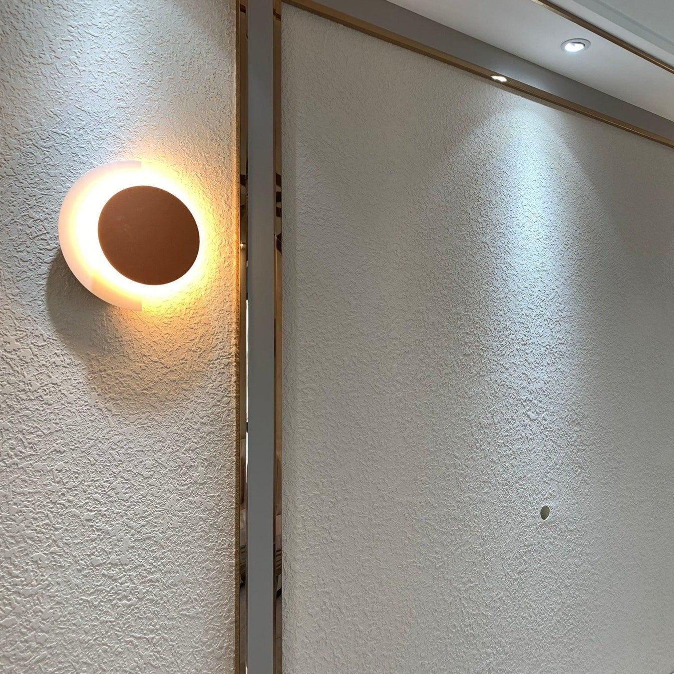 Edge Rounded Acrylic Wall Light – Minimalist Metal Fixture